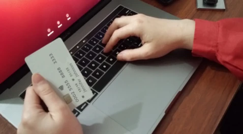 online transactions Alt:online-transaction-messages